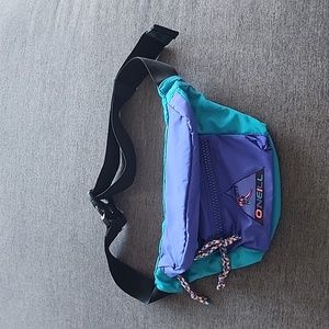 Unisex O'Neill 80/90s retro fanny pack.